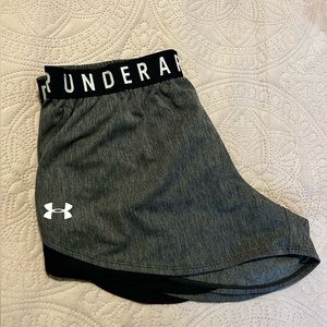 Under Armour loose short